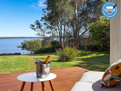 Braeside - waterfront, fireplace