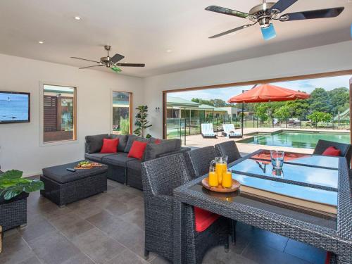 Reign Manor - large group accommodation