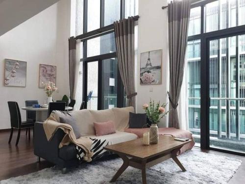 RIVERSON SOHO DUPLEX POOL VIEW 4-6PAX