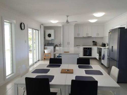 Létesítmények, Airy Home - 3 Bedrooms & Office in Kirwan