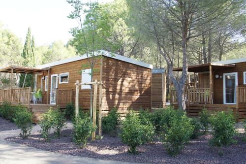 3 bedrooms, 6 beds