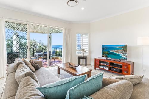 Cosy apartment with ocean views Sunshine Beach - image 4