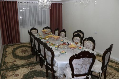 Restorāns, Guest House Semetei in Bokonbayevo