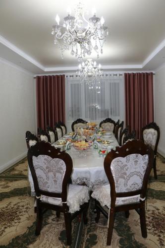 Restorāns, Guest House Semetei in Bokonbayevo