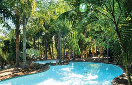Kolam renang, eBundu Lodge in Kawasan Perindustrian Axis