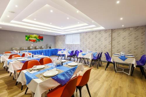 Nhà hàng, Royal Ace Boutique Hotel in Kempanahalli