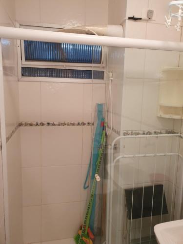 Lindo apartamento em Ubatuba, na praia das Toninhas - Pe na areia, com garagem