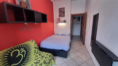 Stanza Privata in Casa Condivisa - Private Room in Shared Home, Turin (photo 8)