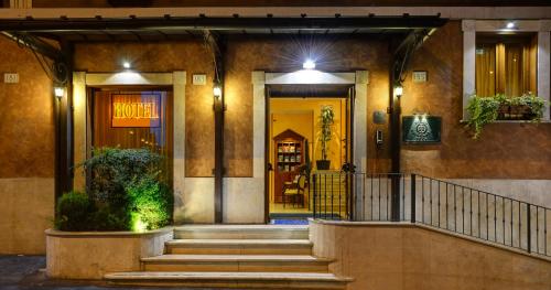 Hotel Tuscolana - image 3