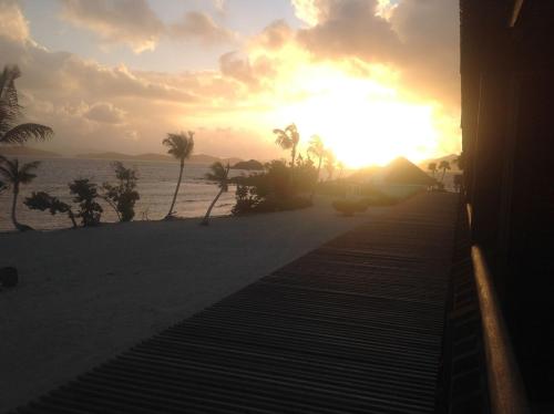 Your Perfect Beachfront Condo in Paradise - Sapphire Beach in Red Hook