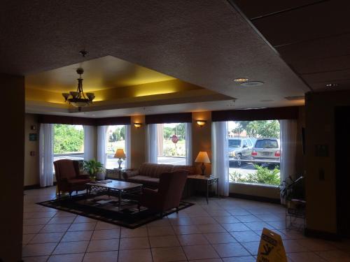 ล็อบบี้, Ruskin Inn Tampa-Sun City Center in รัสกิน (FL)