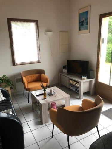 設施, Village Océlandes (Village Ocelandes) in 博恩地區聖於連