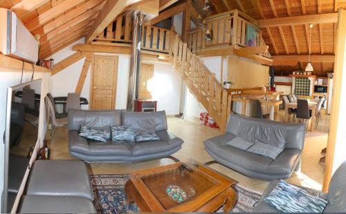 Chalet Savoyard Balcon de Villy gîte à louer Orange