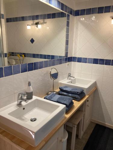 Bathroom, Appart chocolat chaud 4 pieces-90m² 7 personnes in Saint-Marcel