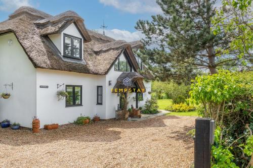 Windsor Ascot Bracknell Beautiful Thatched Cottage gîte à louer Crowthorne