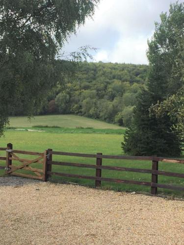 Contemporary Cottage outside South Harting in South Harting