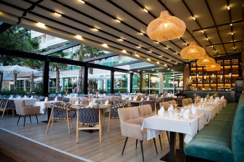 レストラン, Albanian Star Hotel in ゴーレム