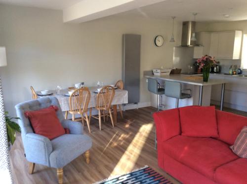 Contemporary Cottage outside South Harting in South Harting