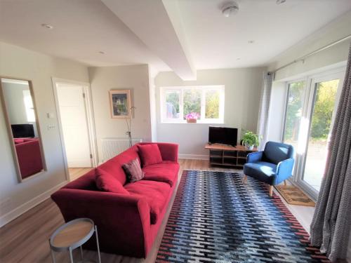 Contemporary Cottage outside South Harting in South Harting