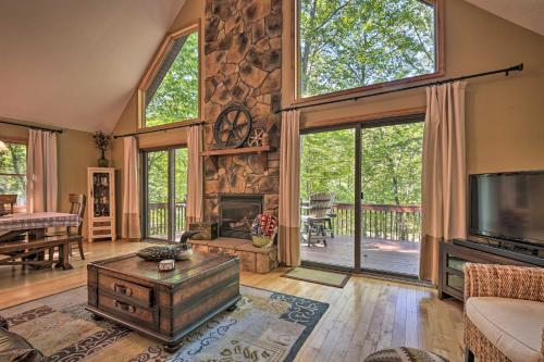 Cacapon River Cabin with Private River Access! in Great Cacapon, USA