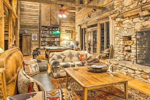 River Access, Mtn Views! All-Season Cullowhee Base in Forest Hills (NC)