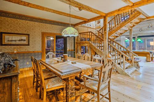 River Access, Mtn Views! All-Season Cullowhee Base in Forest Hills (NC)