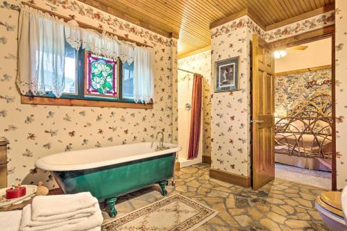 River Access, Mtn Views! All-Season Cullowhee Base in Forest Hills (NC)