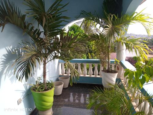 Elizz guest house in أكرا