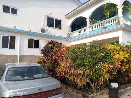 Elizz guest house in أكرا