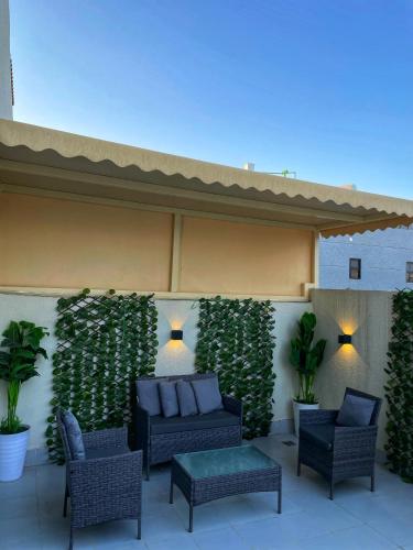 شقة فندقية غرفتي نوم مع جلسة خارجية hotel apartment with outdoor terrace