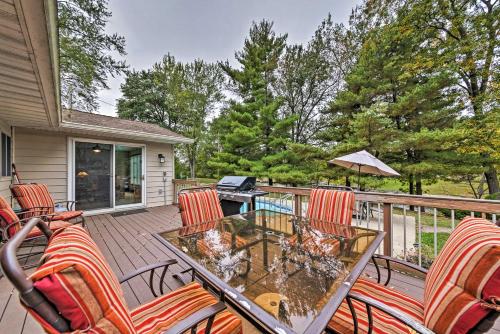 Family Home with Deck on Lake Sara Pets are Welcome in Mattoon (IL)
