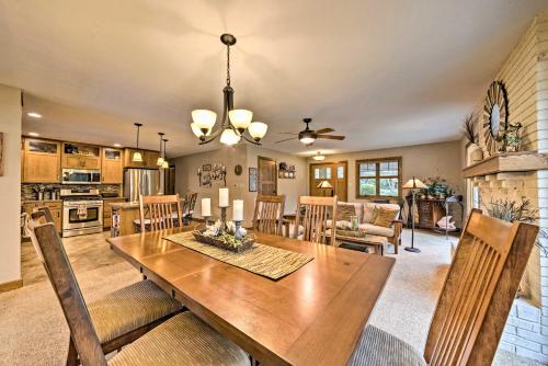 Family Home with Deck on Lake Sara Pets are Welcome in Mattoon (Illinois)