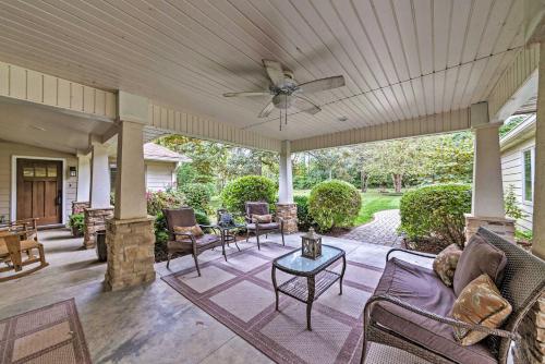 Family Home with Deck on Lake Sara Pets are Welcome in Mattoon (Illinois)