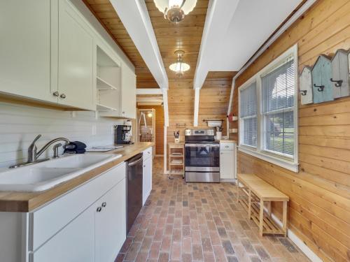 East Twins Lake House - image 7