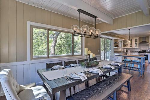 Arrowhead Retreat with Luxe Furnishings and Lake Views in Lake Arrowhead, USA