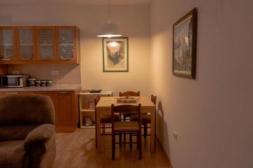 Warm and Charming apartment near the City Center