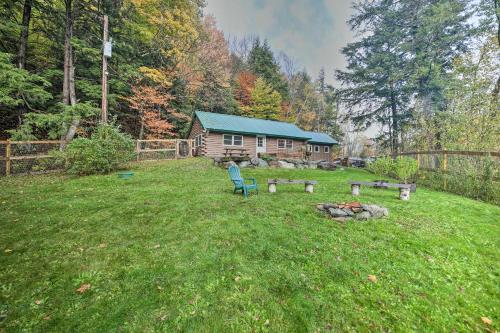 Cambridge Cabin Less Than 2 Mi to Smugglers Notch! in Jeffersonville, USA