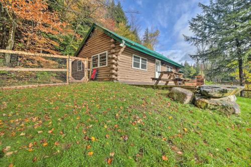 Cambridge Cabin < 2 Mi to Smugglers' Notch! in Džefersonvila (VT)