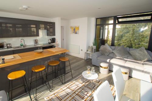 Picture of Panoramic Penthouse With Sea & City Views