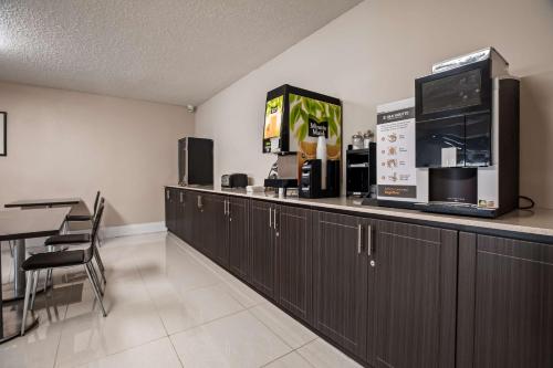 SureStay Hotel by Best Western Kemptville