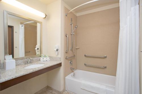 Holiday Inn Express & Suites Glendive by IHG