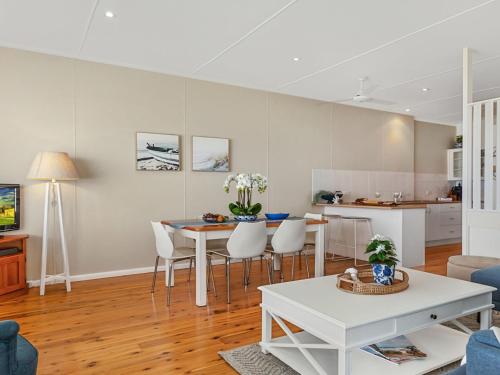 Ocean Blue Apartment Two in Currarong