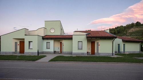Room in Guest room - Spacious double room in Alba