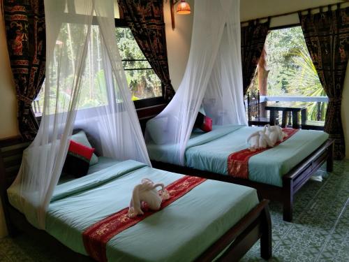 Khao Sok River & Jungle Resort