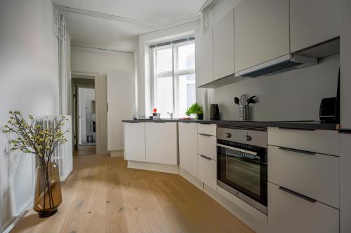 Bright 2-bedroom apartment in the center of Copenhagen - image 7