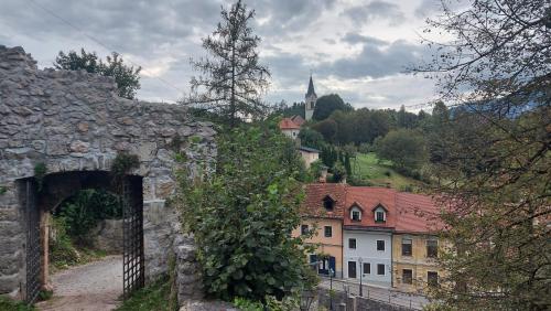 Holiday House in Nature with Pool, Pr Matažič