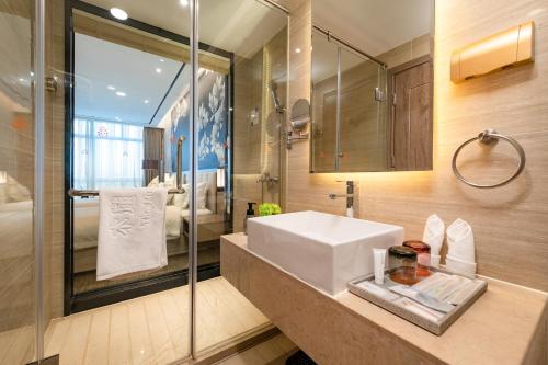 room detail thumbnail 2