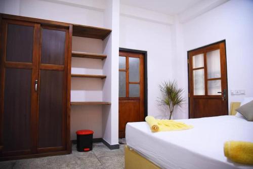 8 Bedroom Villa with a Pool in Downsouth,Sri Lank