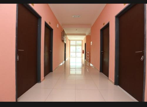 ทางเข้า, โอโย 89566 เอสเอ วิลลา ฮอลิเดย์ อินน์ (OYO 89556 SA VILLA HOLIDAY INN) in เมลอร์