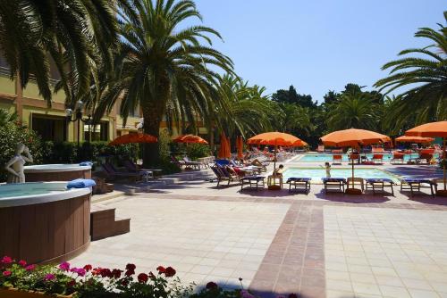 Hotel Oasis - image 3